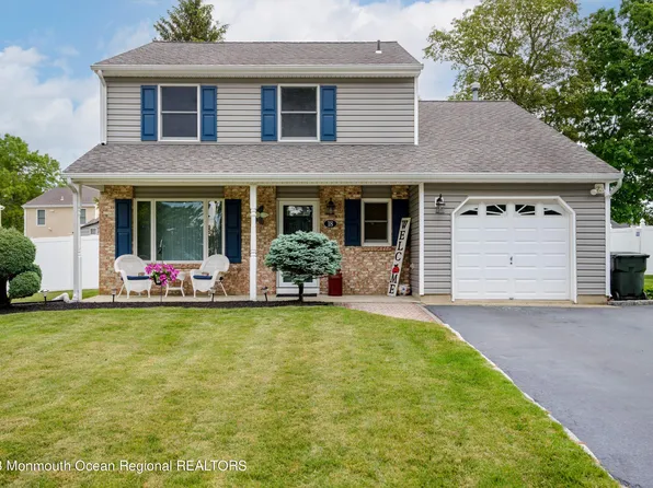 18 Jessica Drive, Howell, NJ 07731