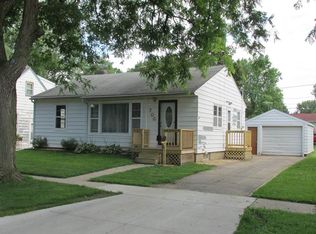 706 7th Ave, Charles City, IA 50616