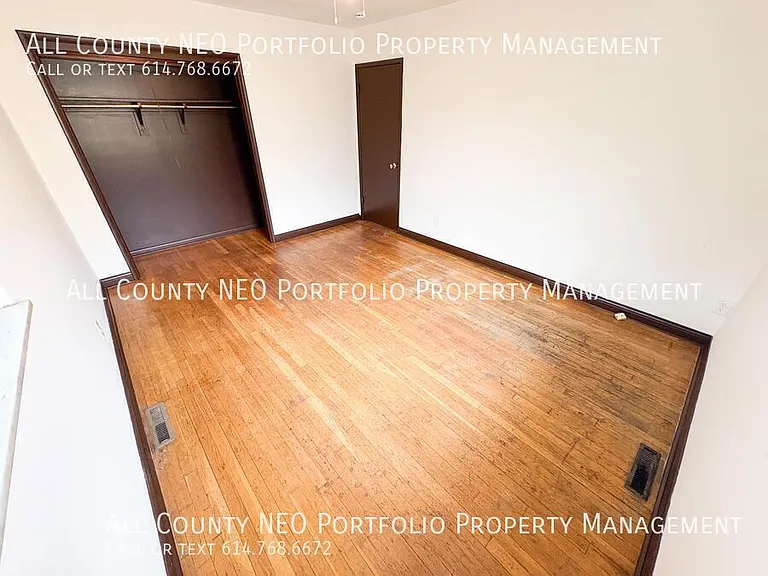 400 S Highland Ave — Photo 18