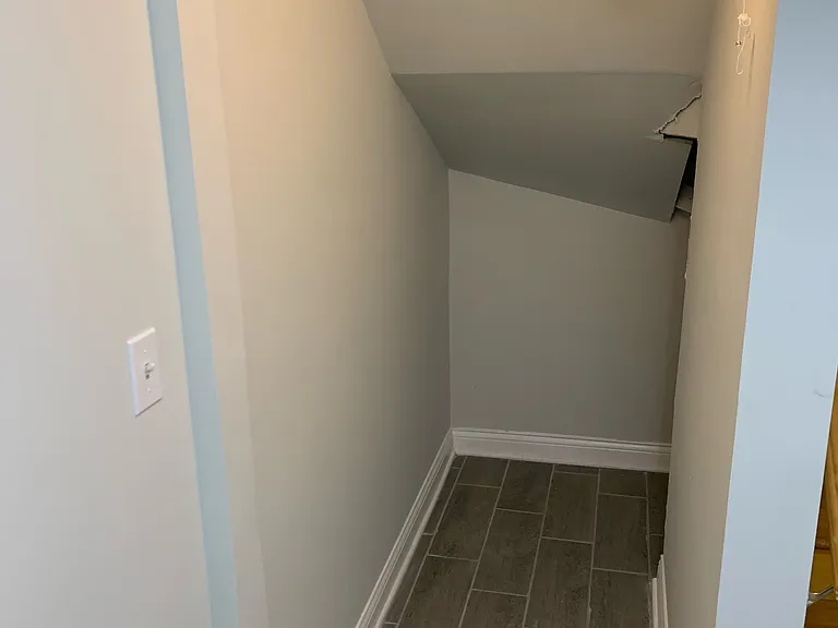 1429 W Fletcher St #1 — Photo 15