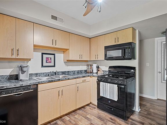3rd image of 6250 Greenwood Pkwy APT 205
