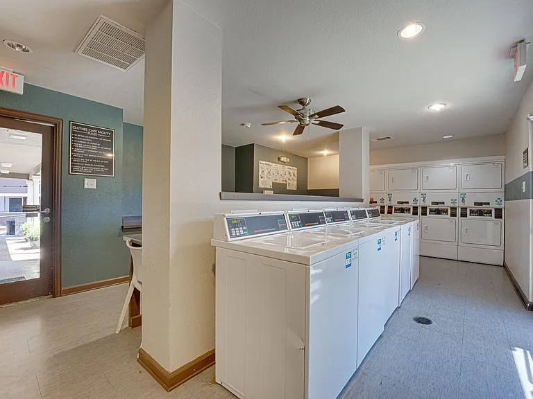 Timberglen Apartments — Photo 10