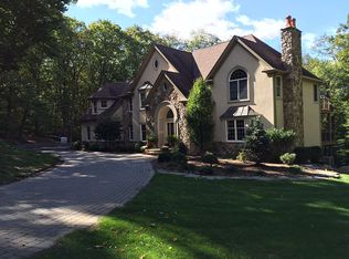 106 Old Driftway Ln, Tewksbury Township, NJ 07830