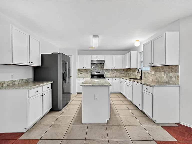 8366 Golf Green Cir — Photo 13