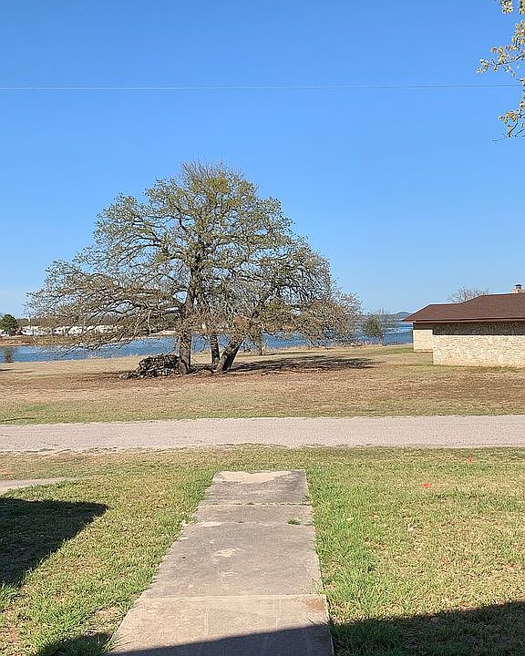 1st image of 205 Iris Ln