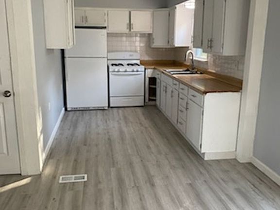 5th image of 910 N Arapaho St #823710