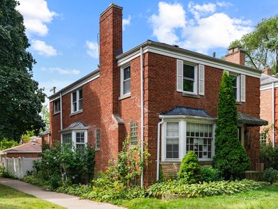 2901 W Sherwin Ave, Chicago, IL, 60645