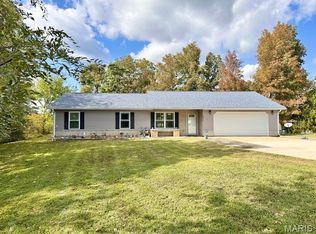 22197 Hedge Rd, Saint Robert, MO 65584