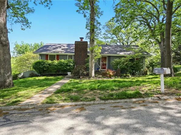 802 High Dr, Excelsior Springs, MO 64024