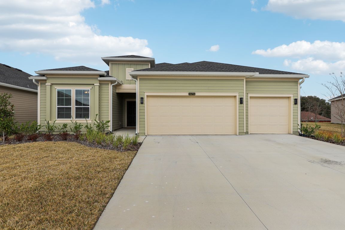 Gaynor Cir-001.jpg