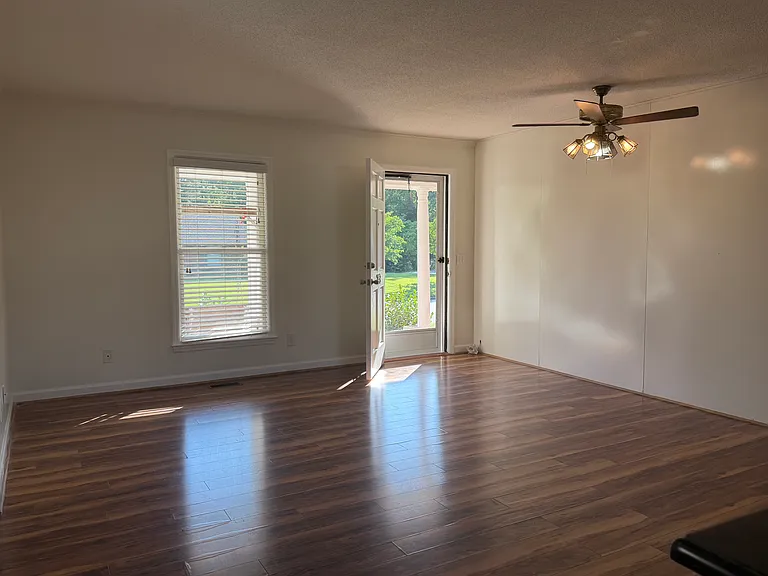 209 Marlowe Dr — Photo 12