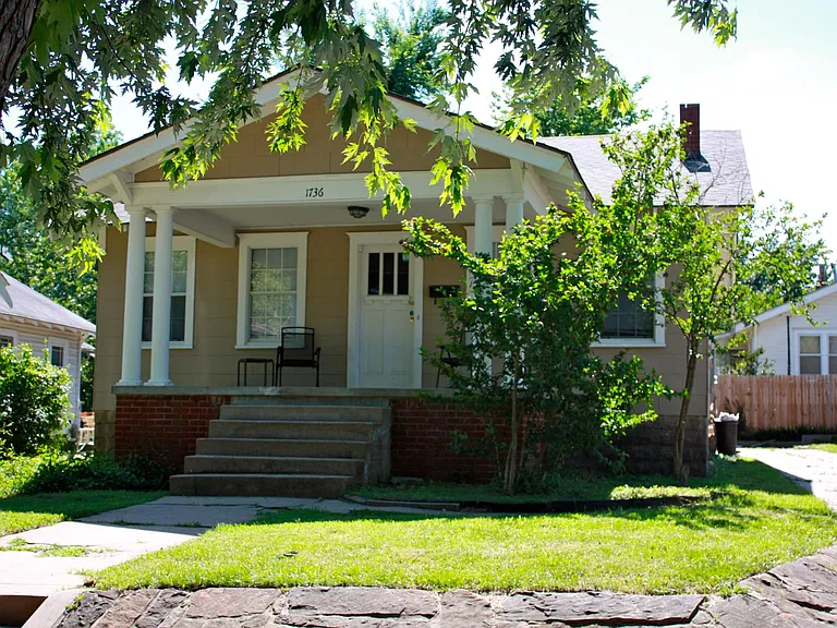 1736 S Xanthus Ave — Photo 1