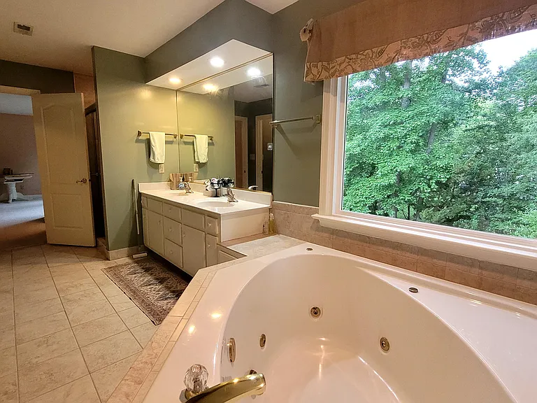 Master Bath with Jetted tub
