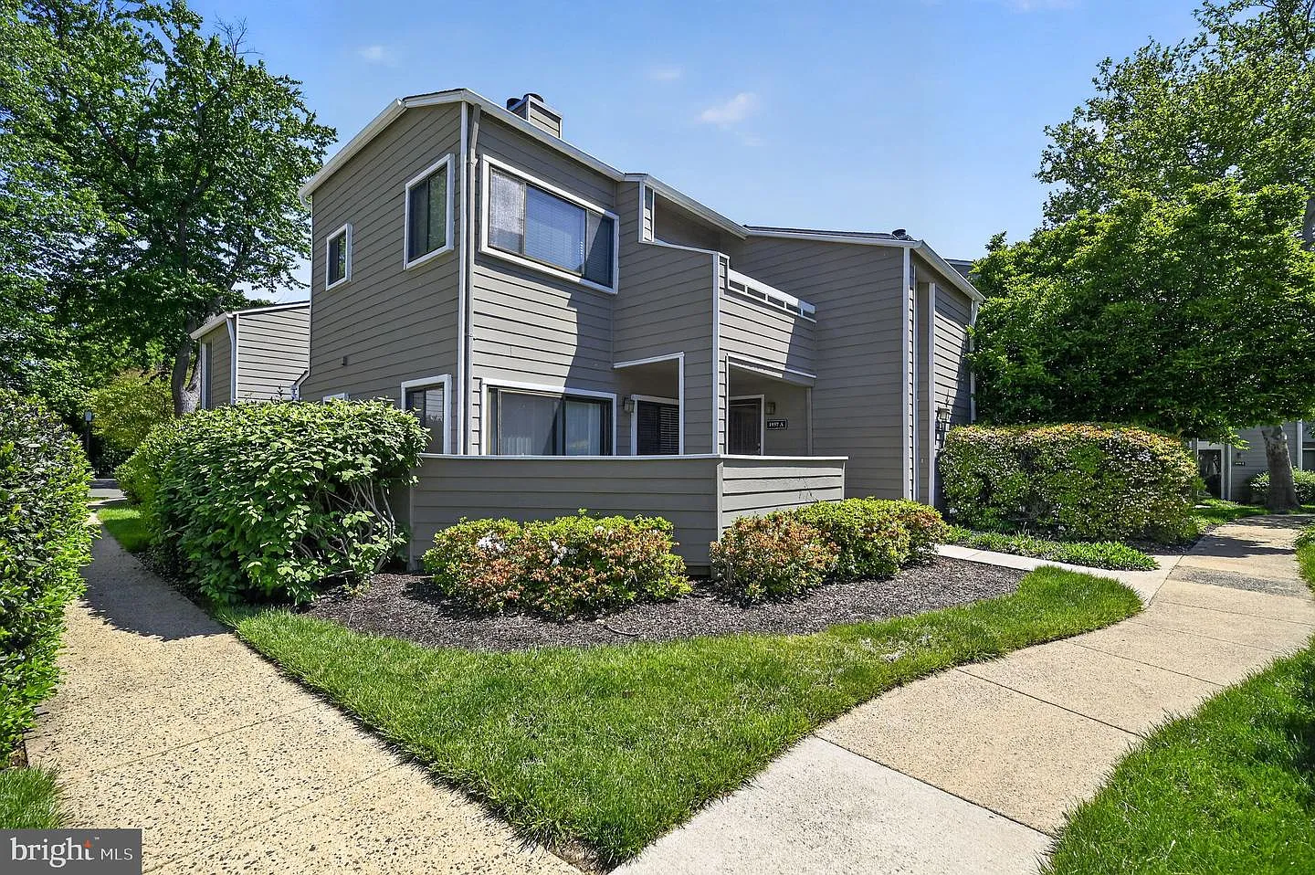 2 bed, 990 sqft, $2,750 — Photo 1
