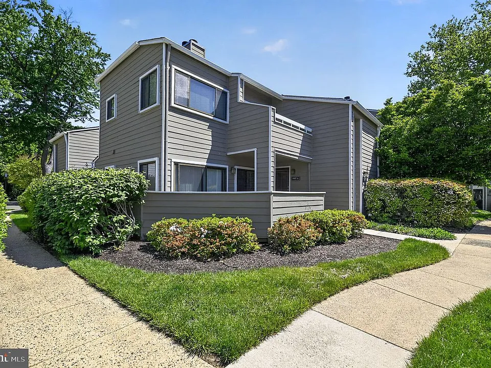 1957 Villaridge Dr
