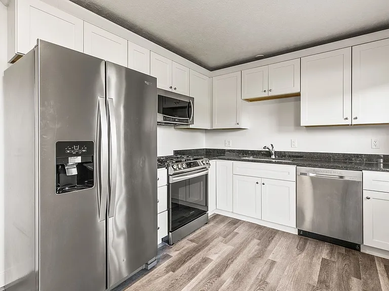 7209 S 78th St — Photo 13