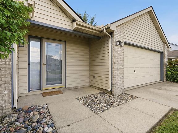 2nd image of 1010 Autumn Ridge Ln