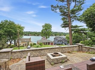 255 E Shore Trl, Sparta, NJ 07871