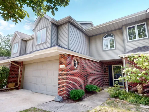 9344 Van Buren St, Crown Point, IN 46307