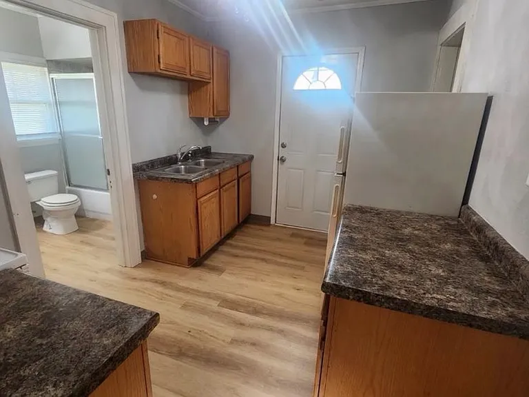 2729 Horton St — Photo 9