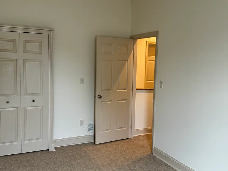 2nd bed closet out to hallway