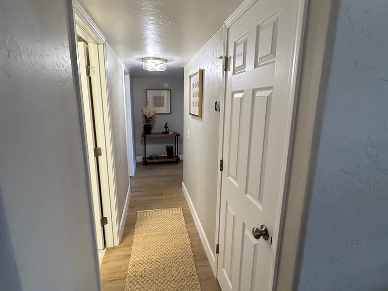 3732 N Taylor Dr — Photo 44