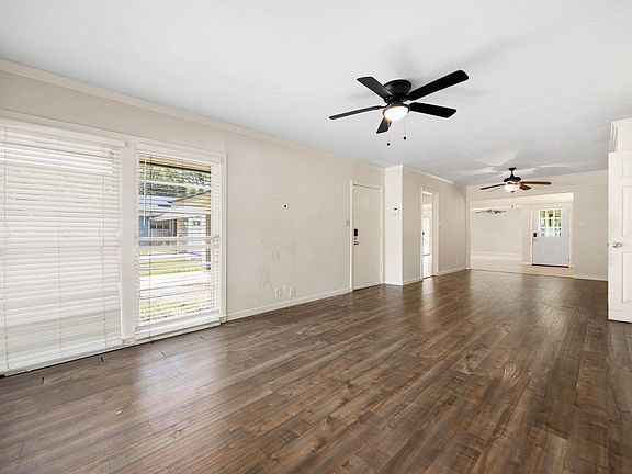 5th image of 5116 Evergreen St