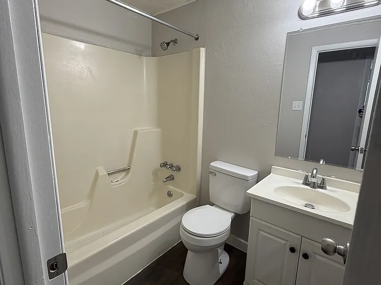 306 Harvey Ave #4 — Photo 15
