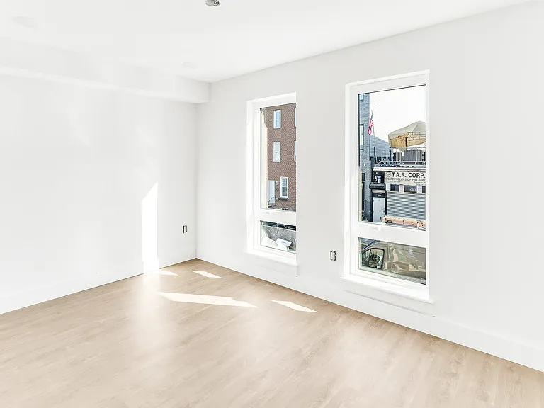 2520 N Front St — Photo 11