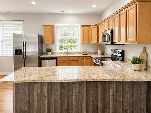 4th image of 31-33 Ashland St #2