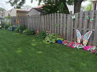 272 Hill Ave, Bartlett, IL 60103