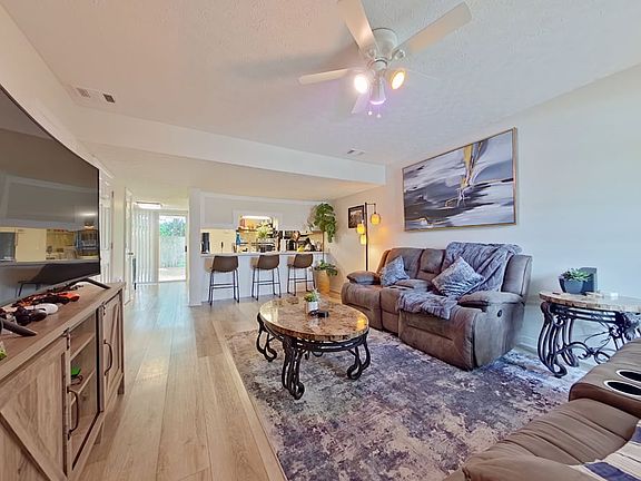4th image of 5 Chatelaine Cir SE
