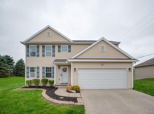3411 Amber Oaks Dr, Howell, MI 48855