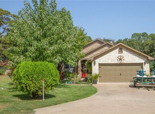 104 Ocean Dr, Gun Barrel City, TX 75156