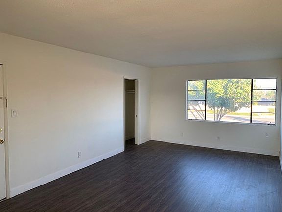 4th image of 13837 Woodruff Ave #D
