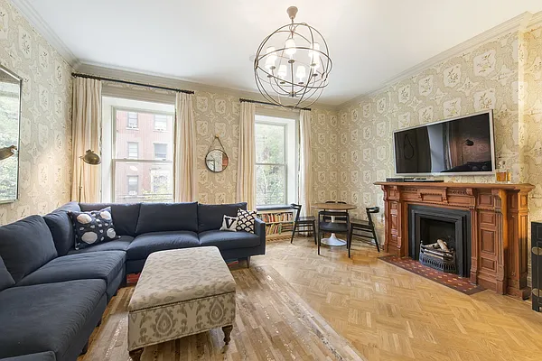 Sold by Nest Seekers International | media 1