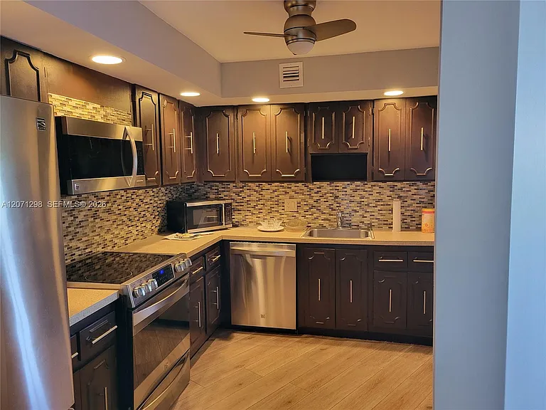 3090 N Course Dr #405 — Photo 2