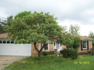9620 Cedarwood Dr, North Royalton, OH
