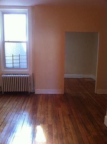 1st image of 904 Hancock St APT 3