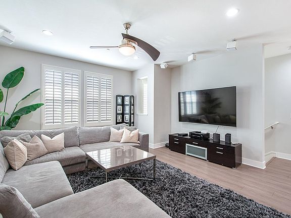 4th image of 10 Brownstone Way