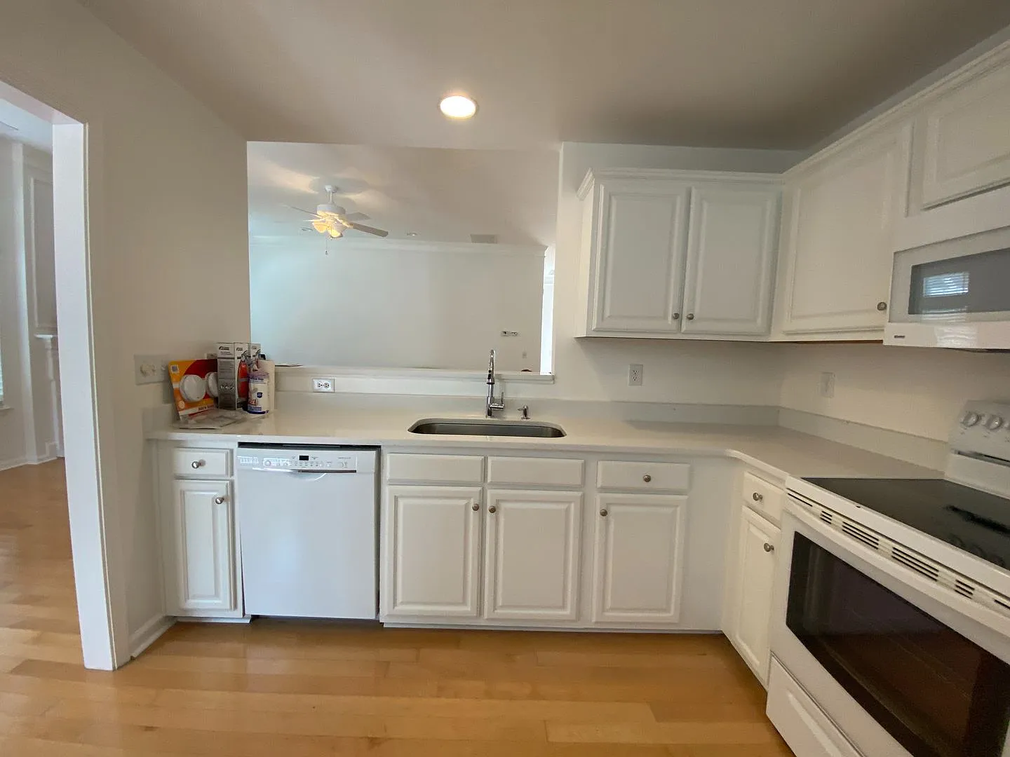 Room in 3 Bedroom Home at Blueshot Ct — Photo 4