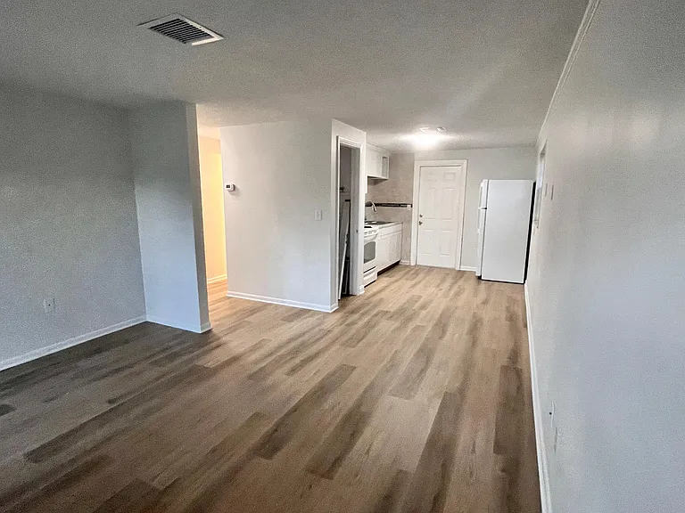 9801 N Aster Ave #A — Photo 6