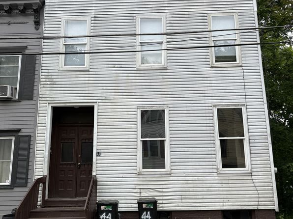 44 Osborne St APT 1