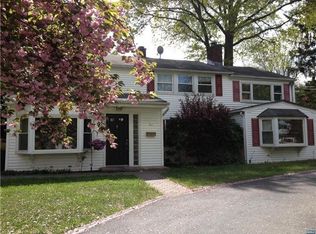 40 Stuart St, Waldwick, NJ 07463