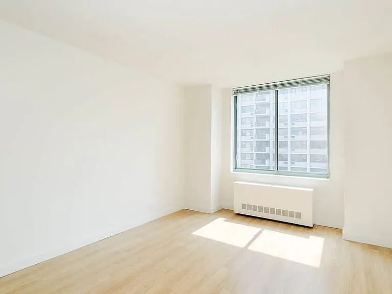 750 Columbus Ave #2F — Photo 3
