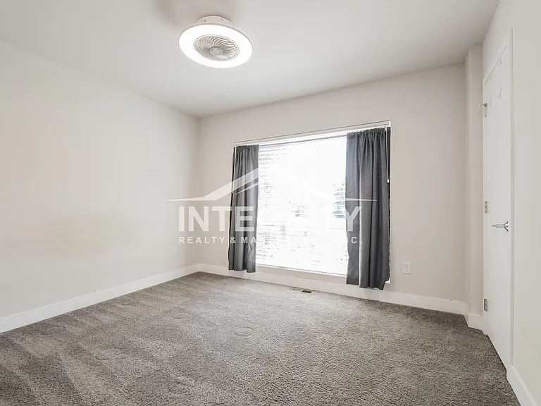 5557 W 10th Ave — Photo 20