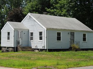 28 Pleasant St, Hanson, MA 02341