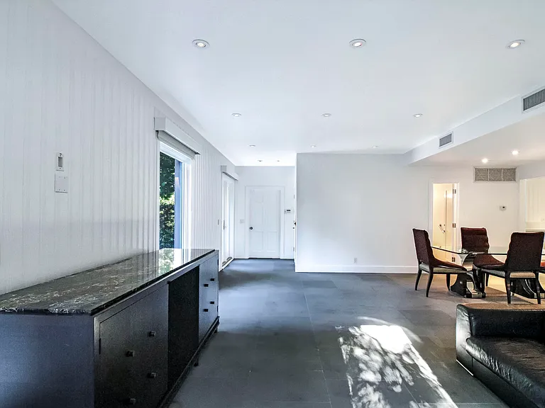 222 Park Ave — Photo 11