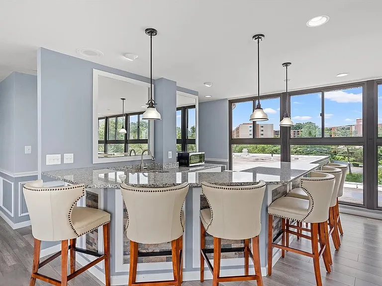 600 Roosevelt Blvd — Photo 16