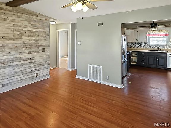 5th image of 1512 Sanders Ave